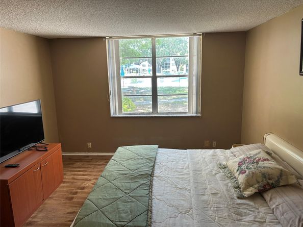 2601 NW 48th Ter 143, Lauderdale Lakes FL 33313