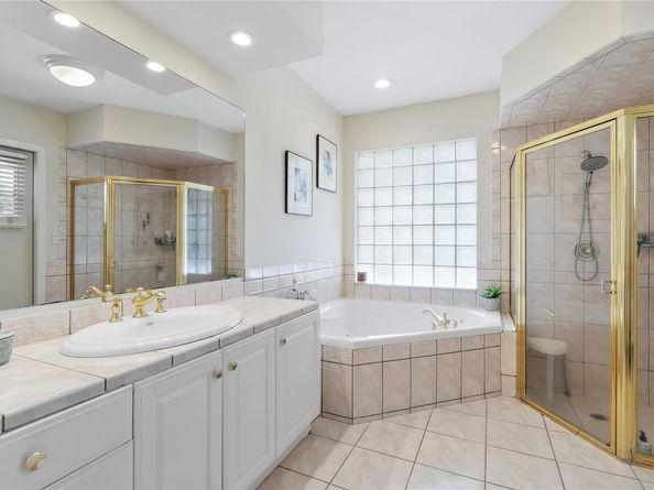 6351 NW 52nd St, Coral Springs FL 33067