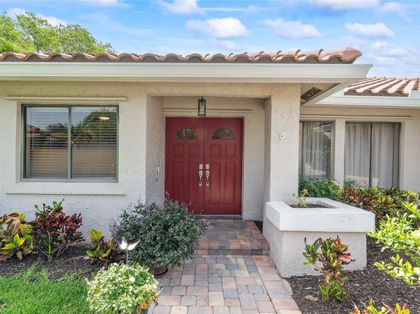 6351 NW 52nd St, Coral Springs FL 33067