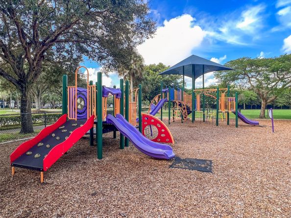 6351 NW 52nd St, Coral Springs FL 33067