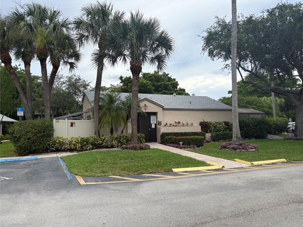 3254 NW 47th Ave 32101, Pompano Beach FL 33063