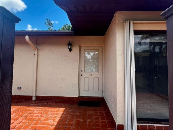 615 Sea Pine Way E, Greenacres FL 33415