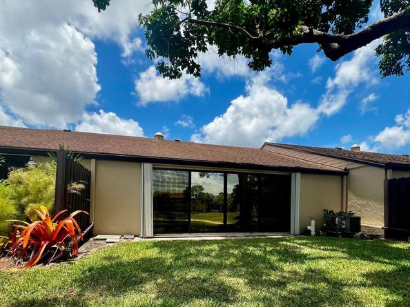 615 Sea Pine Way E, Greenacres FL 33415