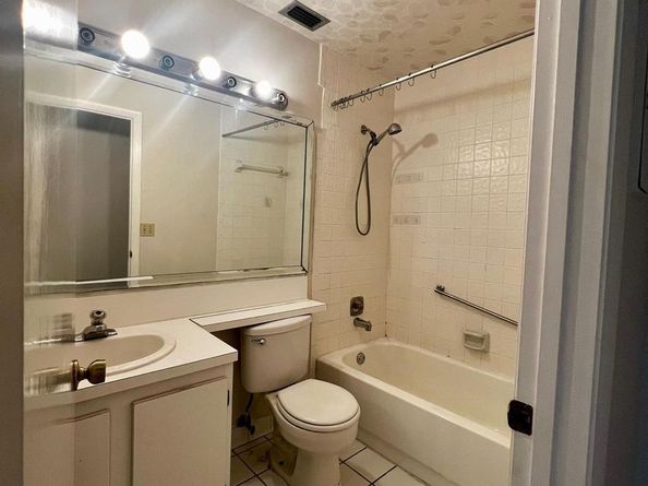 615 Sea Pine Way E, Greenacres FL 33415