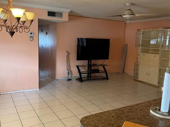 Undisclosed Address #FX-10513173, Hollywood FL 33021