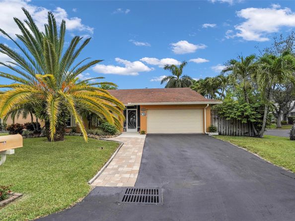 9811 NW 53rd Ct, Coral Springs FL 33076