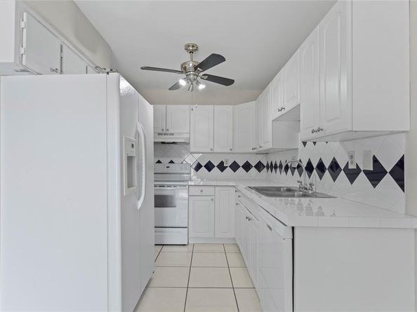 697 Ipswich St, Boca Raton FL 33487