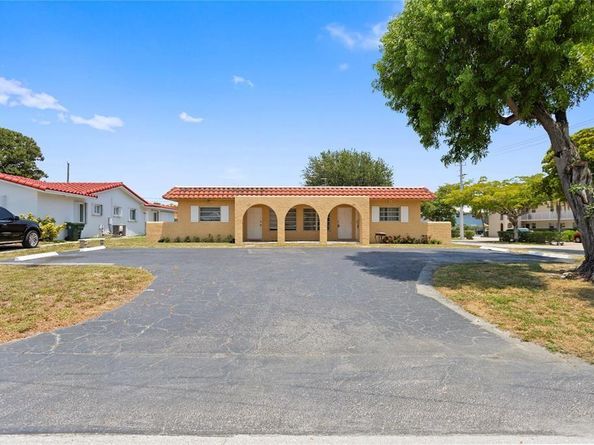 697 Ipswich St, Boca Raton FL 33487