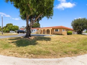 697 Ipswich St, Boca Raton FL 33487