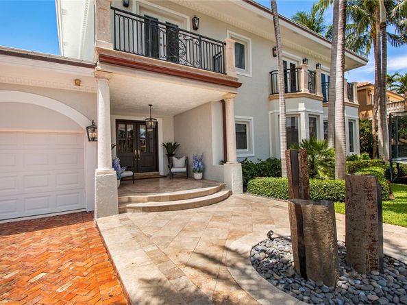 15 Pelican Dr, Fort Lauderdale FL 33301