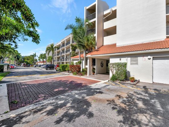 115 Lake Emerald Dr 403, Oakland Park FL 33309