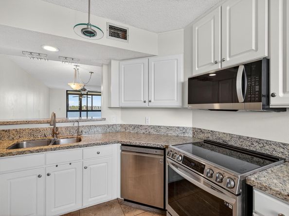 115 Lake Emerald Dr 403, Oakland Park FL 33309
