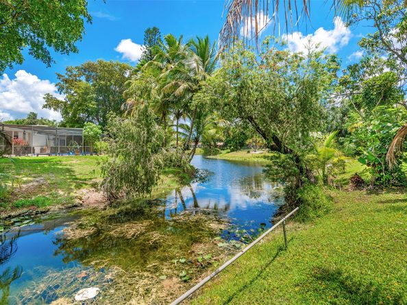 10361 NW 36th St, Coral Springs FL 33065