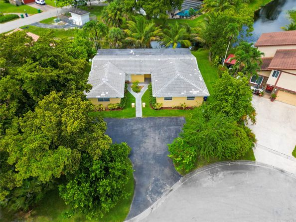10361 NW 36th St, Coral Springs FL 33065