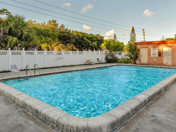 7830 NW 33rd St 504, Hollywood FL 33024