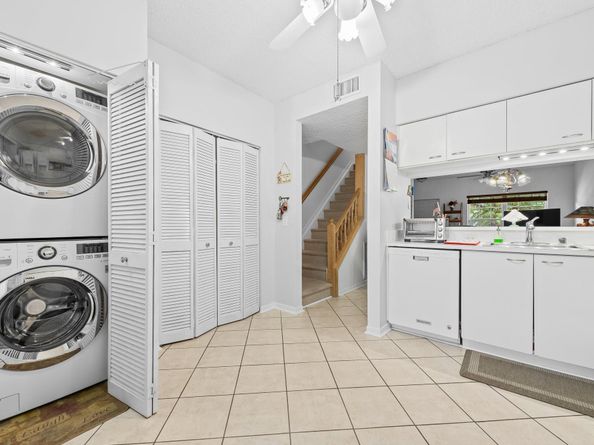 3320 Confetti Ln 3320, Margate FL 33063