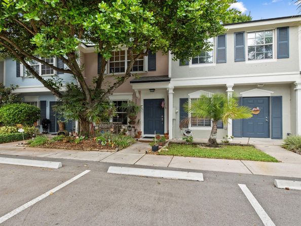 3320 Confetti Ln 3320, Margate FL 33063