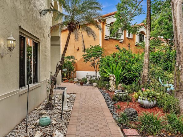 11240 Reveille Rd, Cooper City FL 33026