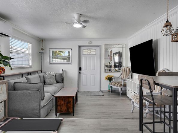 1215 18th Avenue N, Lake Worth Beach FL 33460