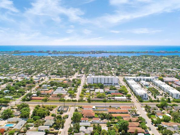 1215 18th Avenue N, Lake Worth Beach FL 33460