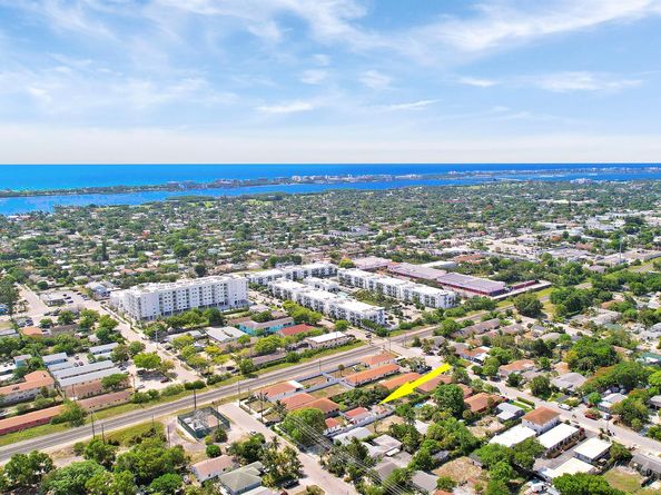 1215 18th Avenue N, Lake Worth Beach FL 33460