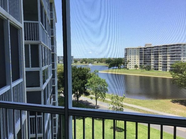 2940 N Course Dr 608, Pompano Beach FL 33069