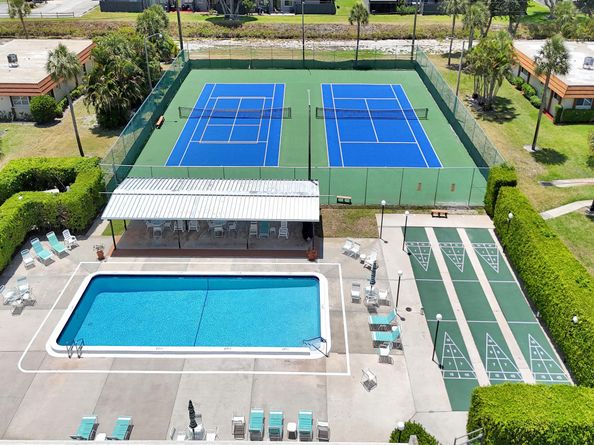5730 Fernley Drive E 15, West Palm Beach FL 33415