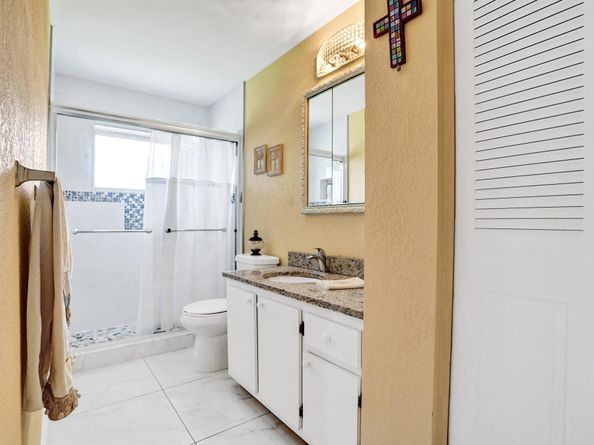5730 Fernley Drive E 15, West Palm Beach FL 33415
