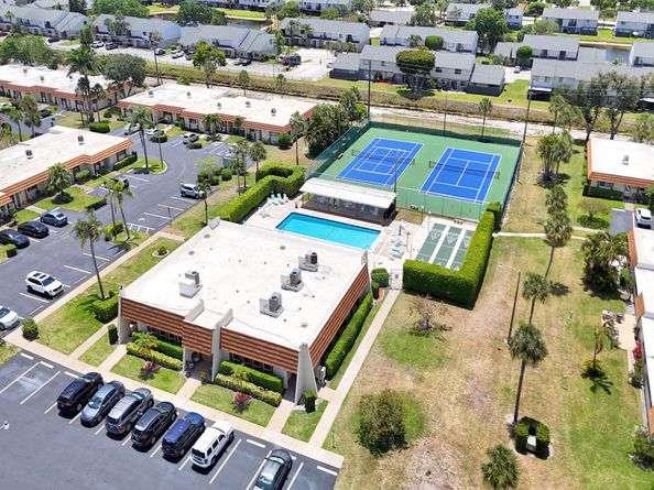 5730 Fernley Drive E 15, West Palm Beach FL 33415