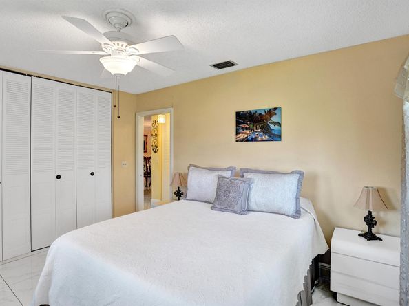 5730 Fernley Drive E 15, West Palm Beach FL 33415