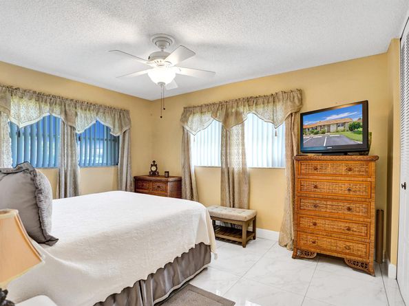 5730 Fernley Drive E 15, West Palm Beach FL 33415