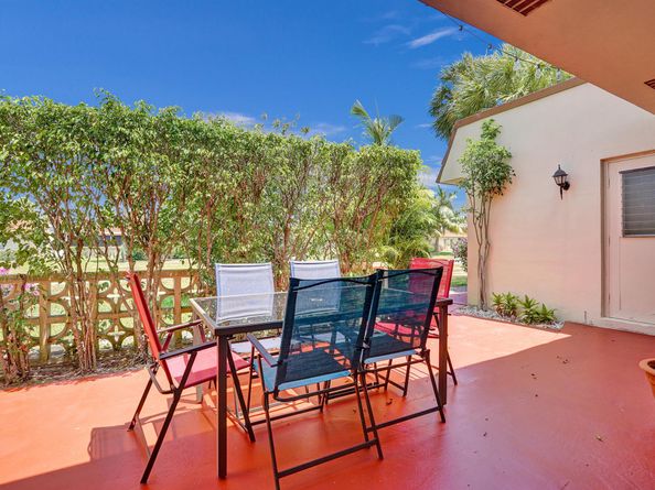 5730 Fernley Drive E 15, West Palm Beach FL 33415