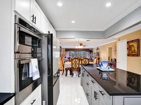 5730 Fernley Drive E 15, West Palm Beach FL 33415