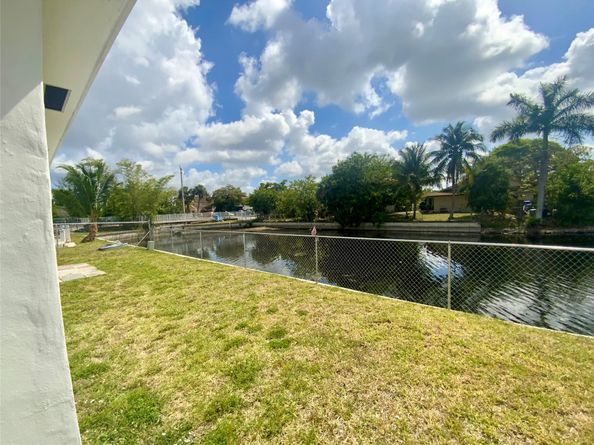 1104 Pinehurst, North Lauderdale FL 33068