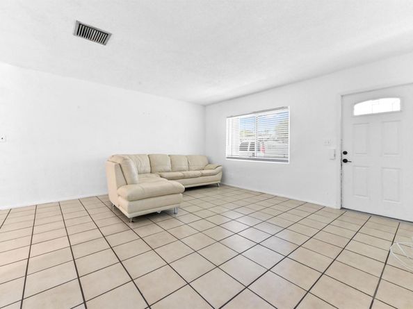 7000 NW 95th Terrace, Tamarac FL 33321