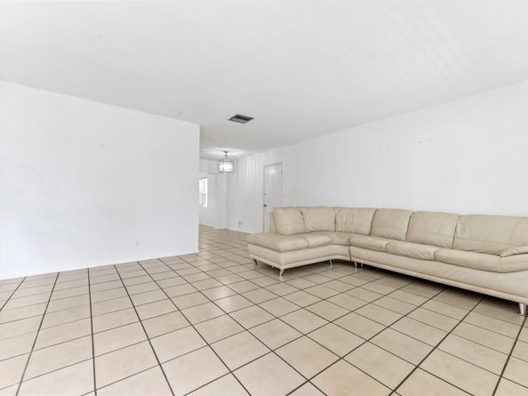 7000 NW 95th Terrace, Tamarac FL 33321