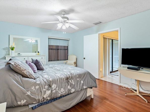 4689 Lucerne Lakes Boulevard 203, Lake Worth FL 33467