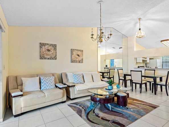 4689 Lucerne Lakes Boulevard 203, Lake Worth FL 33467