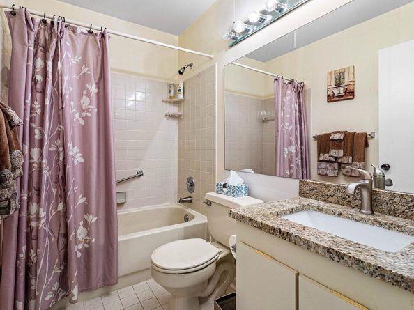 4689 Lucerne Lakes Boulevard 203, Lake Worth FL 33467