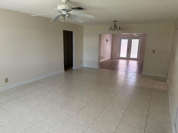 8604 N Campanelli Blvd, Plantation FL 33322