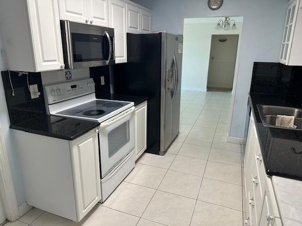 8604 N Campanelli Blvd, Plantation FL 33322