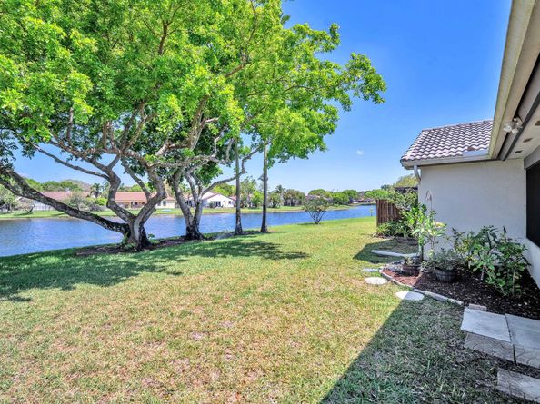 2097 Montpeliar, Weston FL 33326