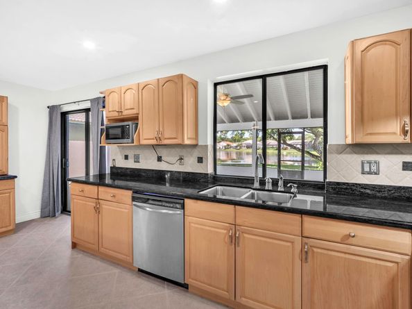 2097 Montpeliar, Weston FL 33326