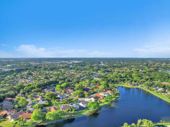 2097 Montpeliar, Weston FL 33326