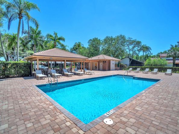 2097 Montpeliar, Weston FL 33326