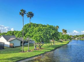2097 Montpeliar, Weston FL 33326