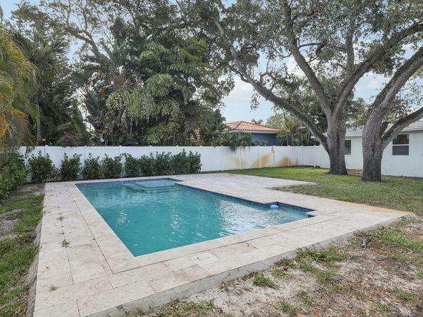 1547 NE 39th St, Oakland Park FL 33334