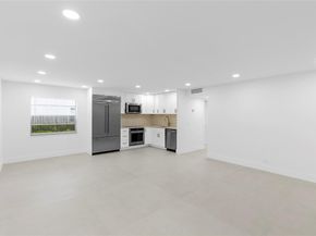 924 Flanders T 924, Delray Beach FL 33484