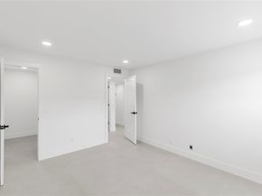924 Flanders T 924, Delray Beach FL 33484
