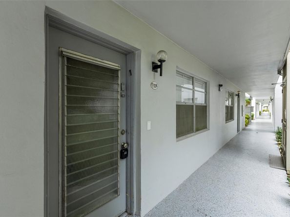 924 Flanders T 924, Delray Beach FL 33484